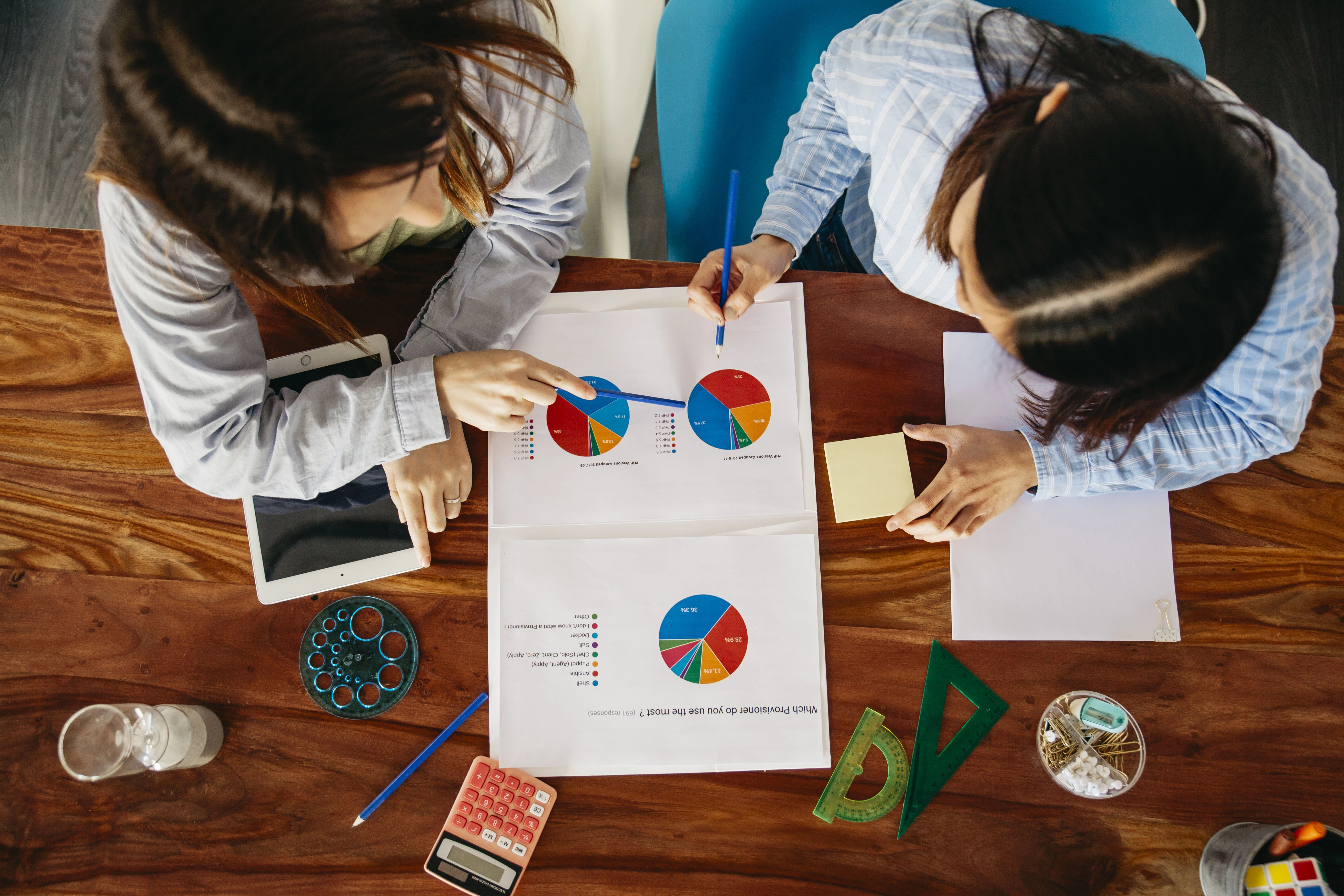 women-working-with-data-paper.webp